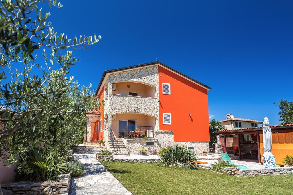Apartments Villa Orange Медулин Екстериор снимка