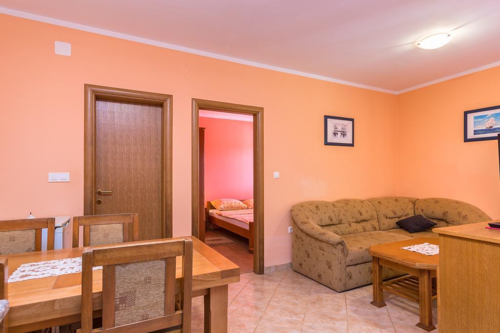 Apartments Villa Orange Медулин Екстериор снимка